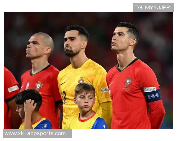 捷克足球传奇球星的辉煌历程与绿茵场上的非凡贡献 捷克足球传奇球星的辉煌历程与绿茵场上的非凡贡献